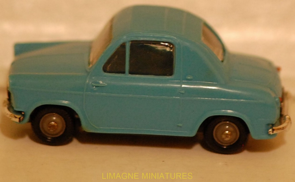 Vespa AC4T - MPF1T - Nostalgie - 1/43ème en boite